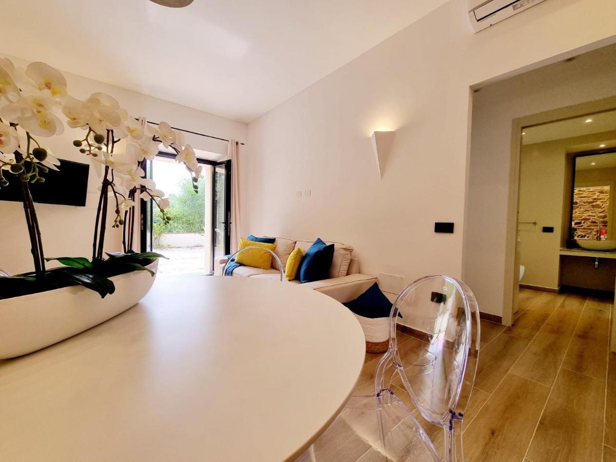Stazzo San Teodoro Il Ginepro Piscina Condivisa Apartment Ngoại thất bức ảnh